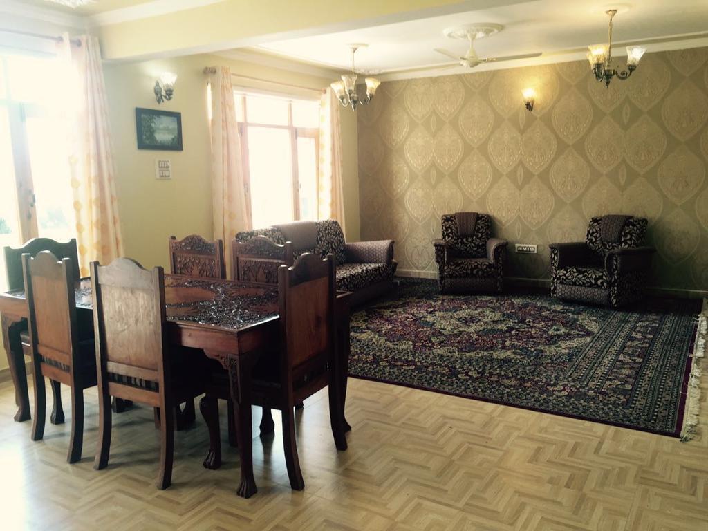 فندق Srīnagarفي  Shalimar Heights المظهر الخارجي الصورة